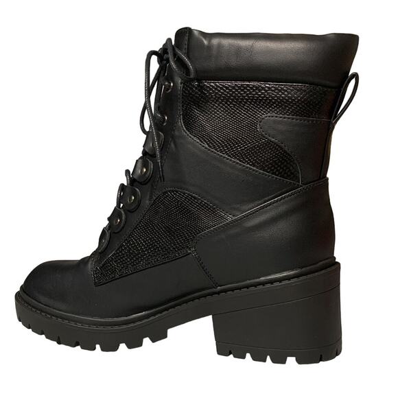 Women's WIDE Lace Up Lug Sole Combat Ankle Boot Size 12 W | NEW IN BOX - Picture 3 of 7